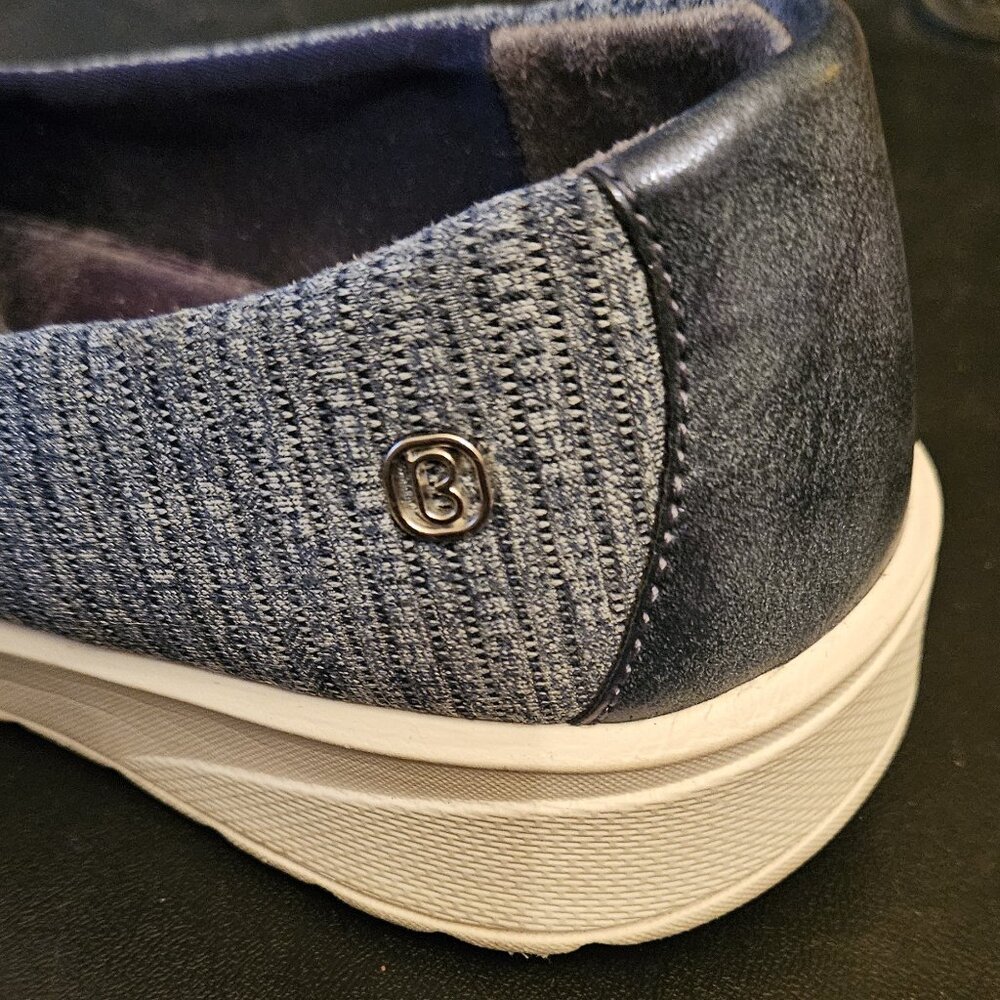 BZees Slip On Blue shoe, Size 8M - Picture 4 of 5